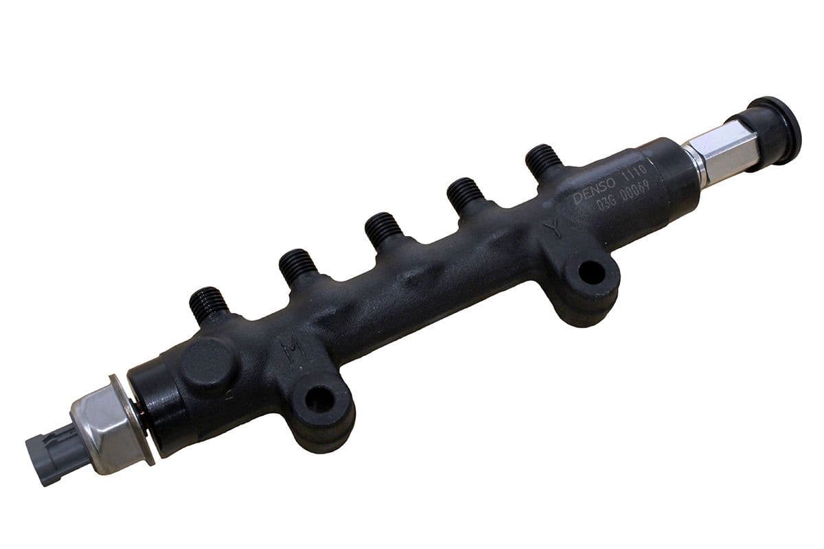 LR006865 Fuel Rail